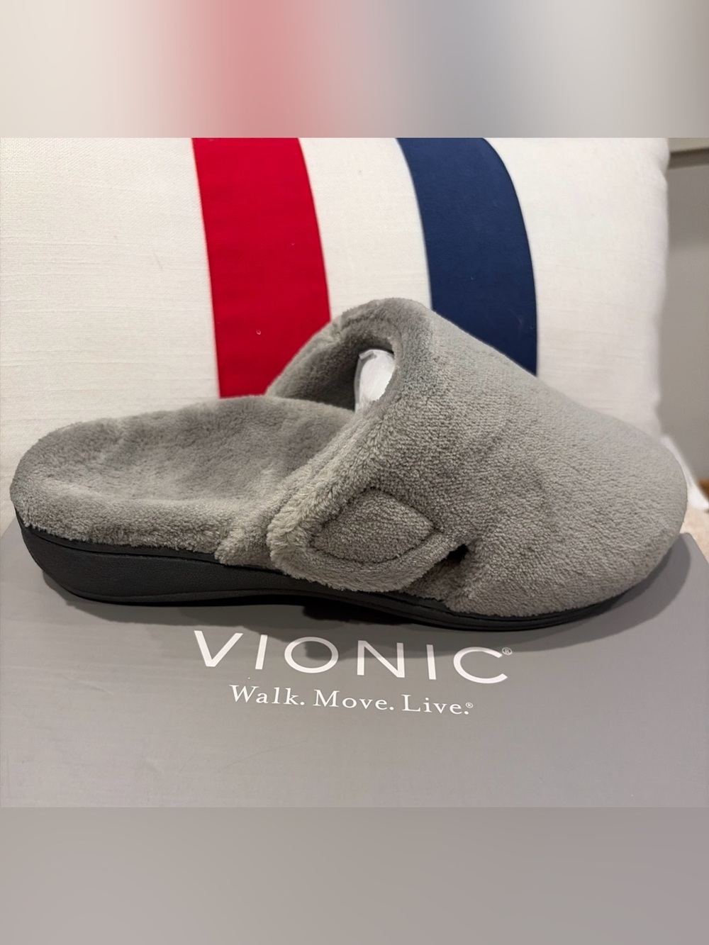VIONIC WOMEN'S GEMMA MULE SLIPPERS Gray SIZE: WOMEN 5